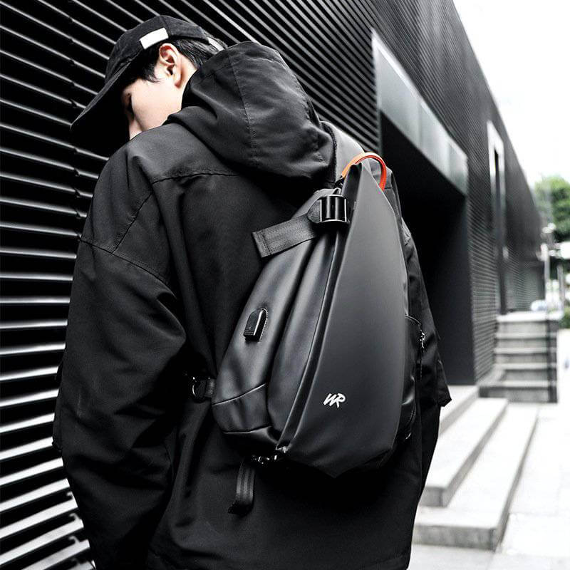Solo Unique ™ Sling crossbody Beg